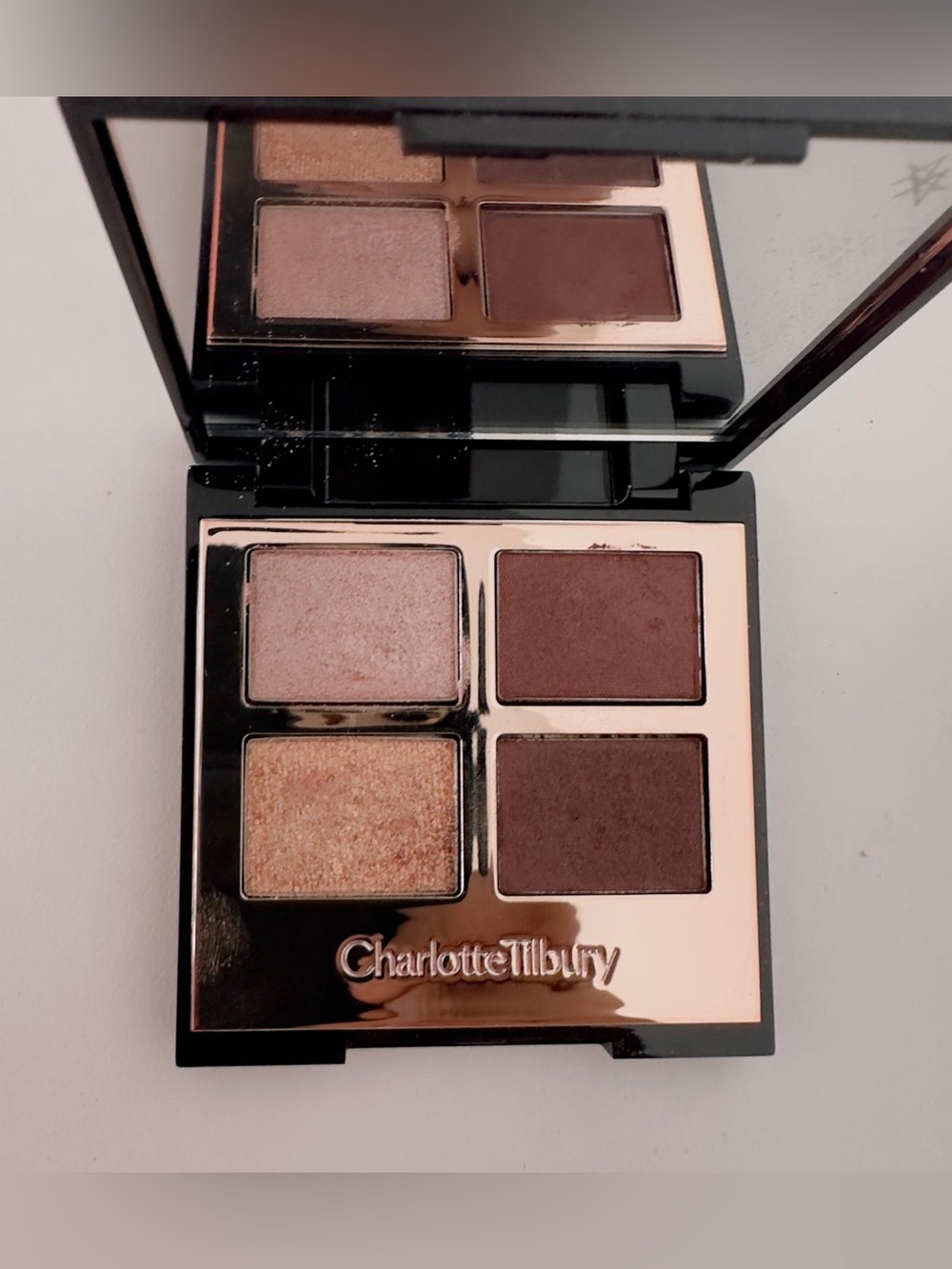Charlotte Tilbury Luxury Palette - The Vintage Vamp